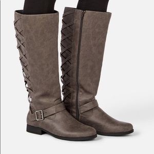 JustFab Marnie WC Flat Boots in Gray Size 8